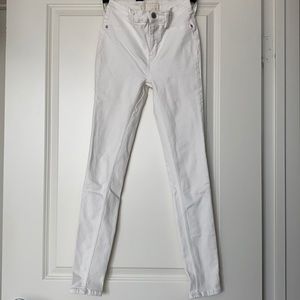 Free people white skinny jeans!!